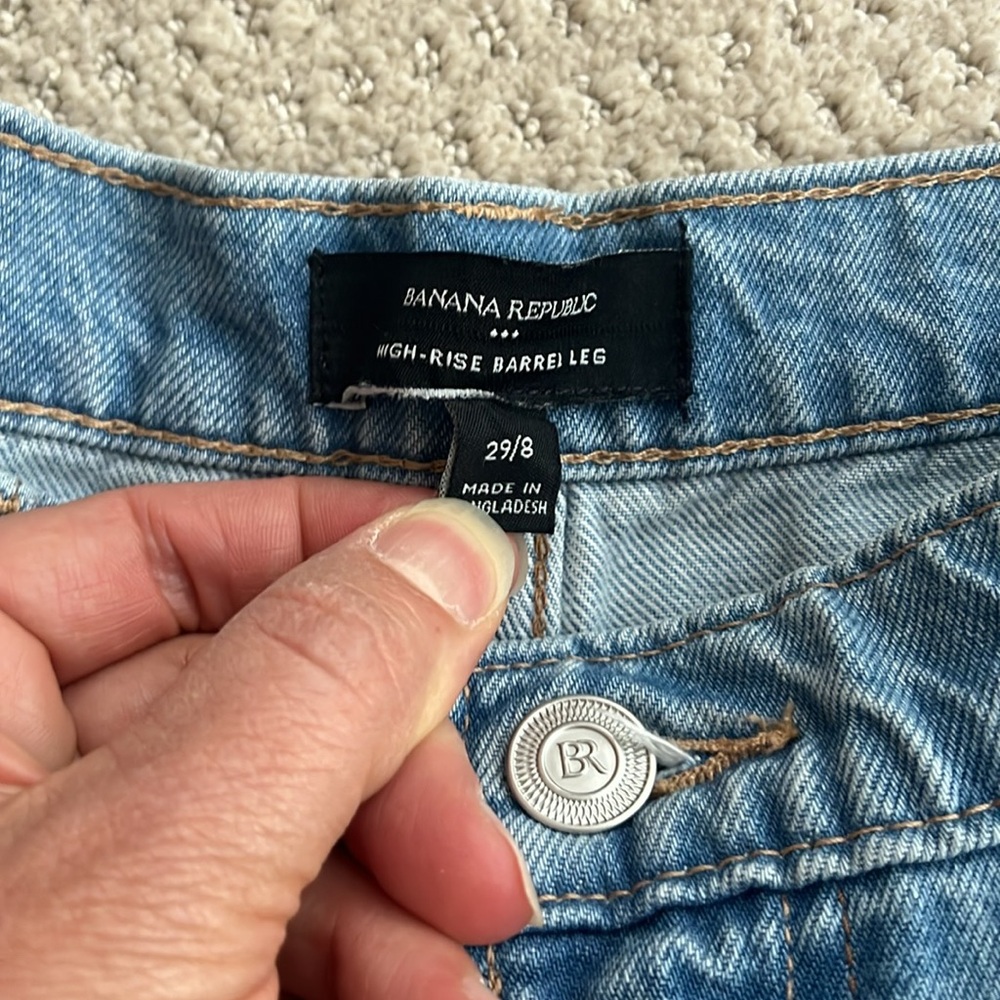 Banana Republic Factory, high-rise, slim barrel, Jean women’s size 29. - Picture 2 of 7